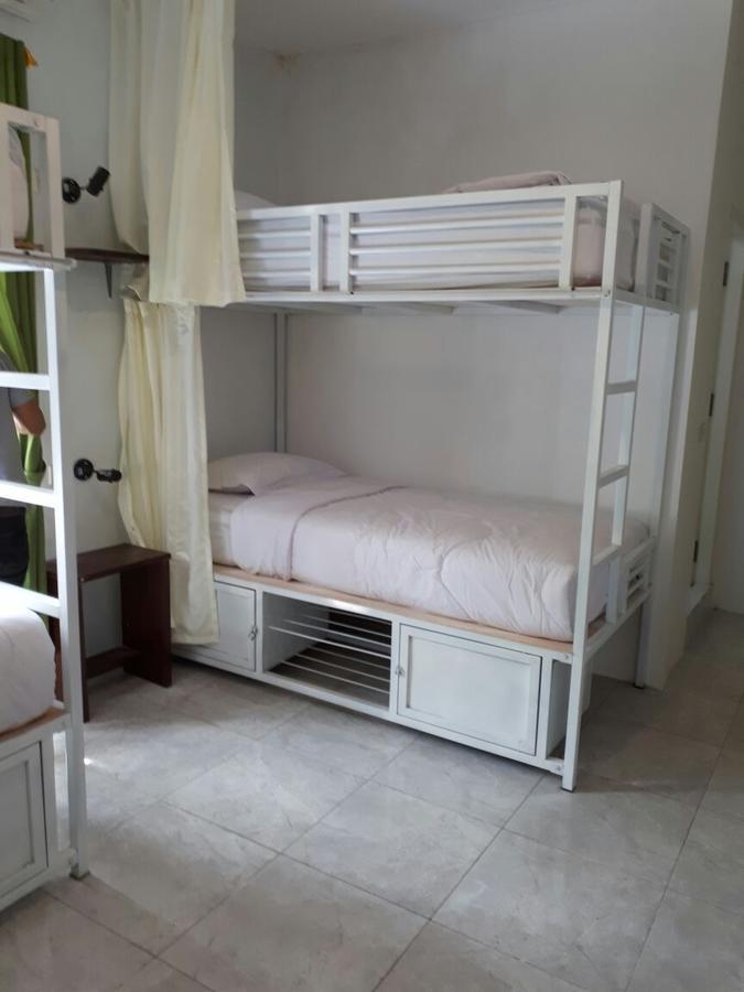 Anggrek Mas Bed & Breakfast Vandrarhem Ubud Exteriör bild
