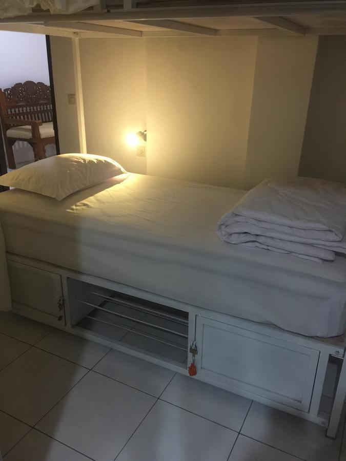 Anggrek Mas Bed & Breakfast Vandrarhem Ubud Exteriör bild